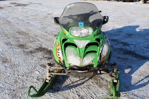 lot 53 image: 2004 Arctic Cat Snowmobile