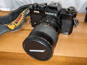 lot 44 image: Vintage Yashika FR 35MM Camera wLens