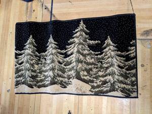 lot 57 image: St. Nicholas Square 2 x 3 Wool Rug