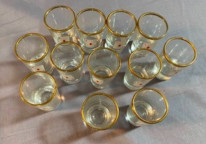 lot 103 image: 12 Ace of Diamonds 2 Shot Glasses - Vintage