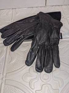 lot 48 image: 100% Lambskin Mens Driving Gloves LXL