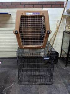 lot 112 image: Large Wire & Plastic Pet Crates