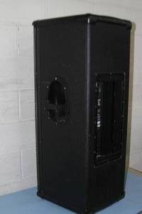 lot 29 image: Mackie SR1530 Active 3-Way Pro Audio Sound Reinforcement Speaker