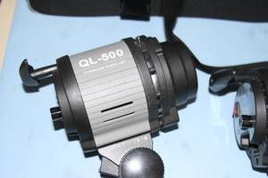 lot 44 image: Savage 3-Light Pro Lighting Video  Photography QL-500 Light Kit