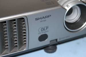 lot 63 image: Sharp Electronics XR-30X 2300 Lumen DLP Computer  Multimedia  Video Projector