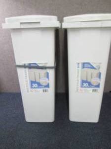 Lot of 2 Interlocking- 30 L Covered...
