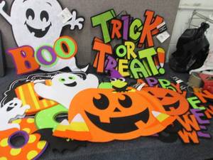 9 Felt Halloween Wall Hangers Retai...