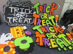 9 Felt Halloween Wall Hangers Retai...