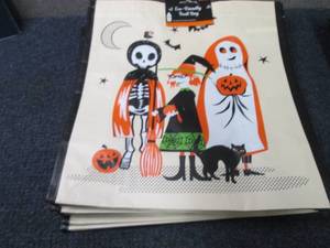 6 Eco-Friendly Halloween Treat Bags...