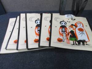 6 Eco-Friendly Halloween Treat Bags...