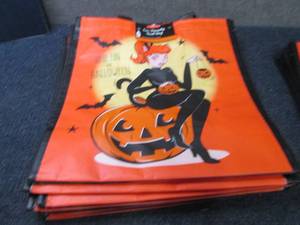 6 Eco-Friendly Halloween Treat Bags...