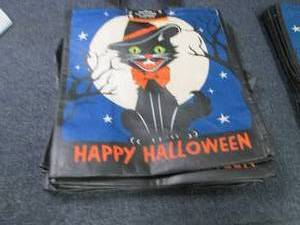 6 Eco-Friendly Halloween Treat Bags...