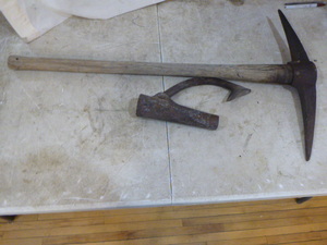 lot 16 image: Pick and Log Roller