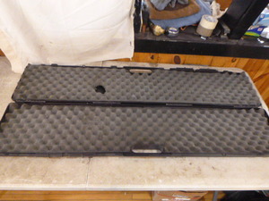 lot 36 image: Rifle Gun Case