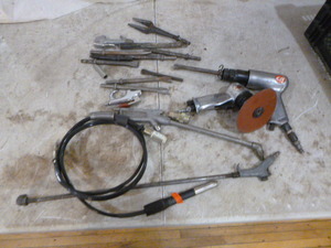 lot 60 image: Garage Items