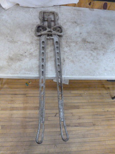 lot 86 image: Horn Clipper
