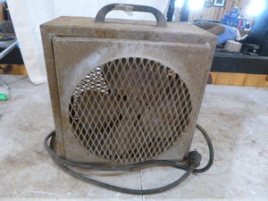 lot 87 image: Box Fan