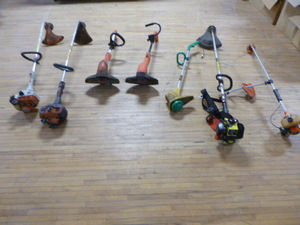 lot 91 image: 7 Weed Whips