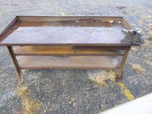 lot 112 image: Metal Work Bench