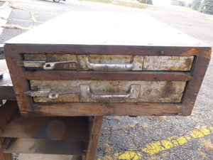 lot 114 image: 2 Drawer Storage Box