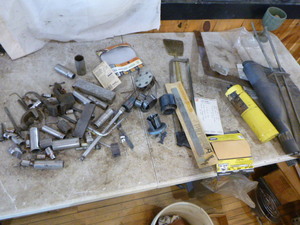 lot 150 image: Garage Items