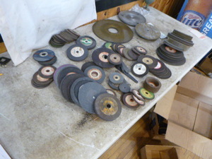 lot 151 image: Lot of Grinding Wheels