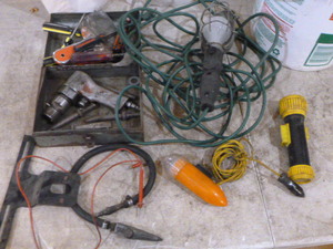 lot 189 image: Garage Items