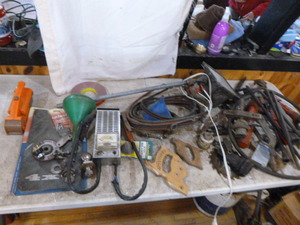 lot 207 image: Garage Items