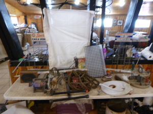 lot 208 image: Garage Items