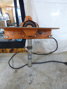 lot 222 image: Precision Chain Grinder