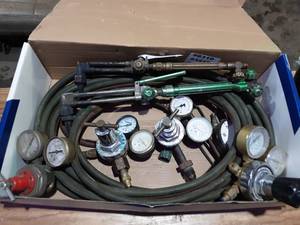 lot 2 image: Oxy-Acetylene Torch Set, Hoses, Gauges & Wands