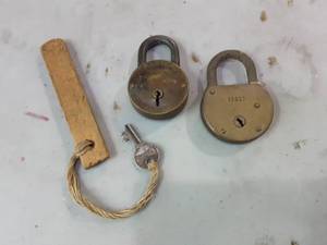 lot 49 image: Vintage Master Lock With Key, Other Italy Lock No Key