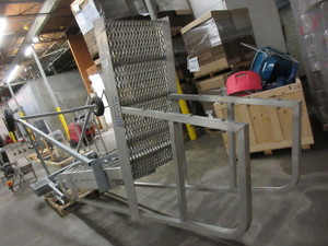 lot 538 image: ALCO LITE TANKER  TRAILER SAFETY LADDER WITH PLATFORM AND CAGE