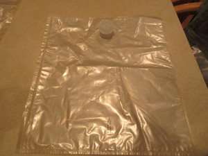 lot 542 image: BEVERAGE BOX BLADDER BAGS