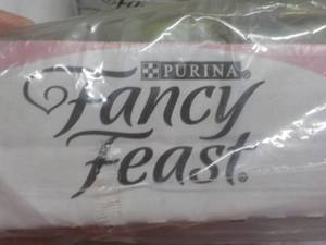 21 Cans Fancy Feast Turkey Cat Food...