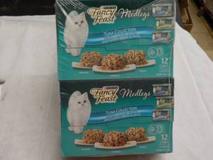24 Cans Fancy Feast Cat Food...