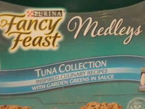 24 Cans Fancy Feast Cat Food...