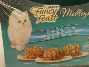 24 Cans Fancy Feast Cat Food...