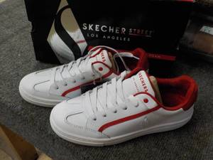 Skecher Street size 6 Shoes...