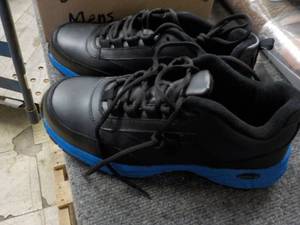 Reeboks size 8.5m Shoes...