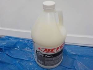 1 Gallon Betco Push Drain Maintaine...