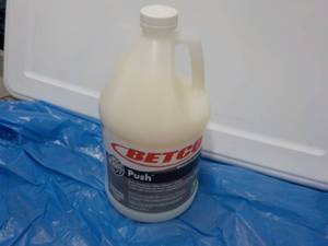1 Gallon Betco Push Drain Maintaine...