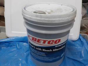 Betco Duet L with Bleach Alternativ...