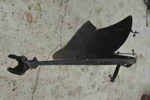lot 1 image: single ground plow all metal