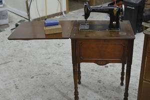 lot 18A image: The Free-Westinghouse electric sewing machine