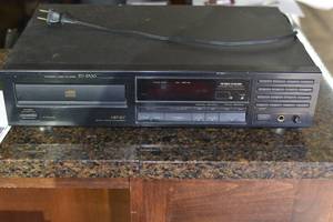 lot 24 image: Pioneer PD-5700 Compact Disk Player