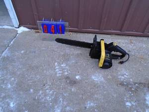 Wen 110 volt 14 electric chainsaw. Tested & works. As shown.