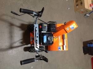 Yardmax 22 in. 2-Stage Gas Snow Blower in like new condition