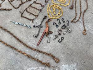 lot 57 image: Lot of Chains