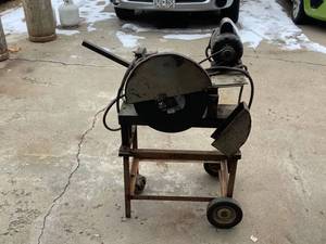 lot 60 image: 220V Chop Saw